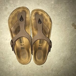Women’s gizeh birkenstocks. Size 38